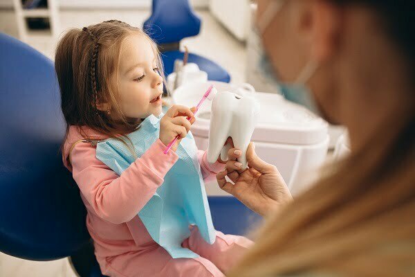 At What Age Should My Child Start Seeing the Dentist?